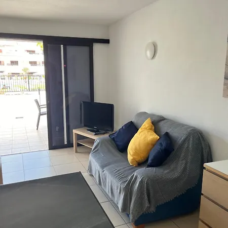 Self Catering Ground Floor 1 Bed Apartment, 31a1, Cristianos, Tenerife דירה